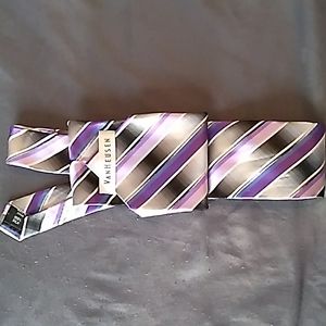Van Heusen NeckTie 100% Silk
